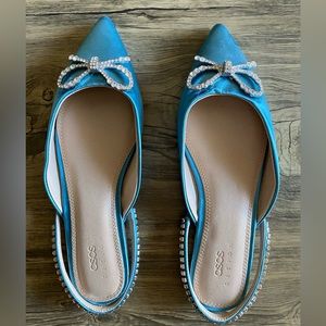 Light blue sling back bow crystal flat